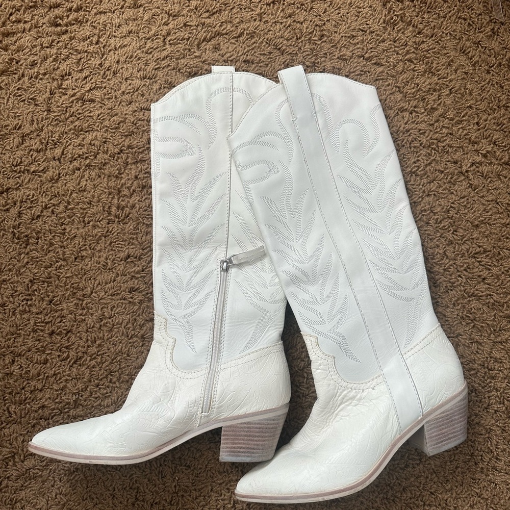 White Western-Style Women's Boots